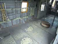石川県航空プラザに展示してある対潜哨戒ヘリコプターHSS-2B（ちどり）の内部