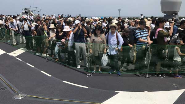 エレベーター下降開始前（護衛艦「かが」）